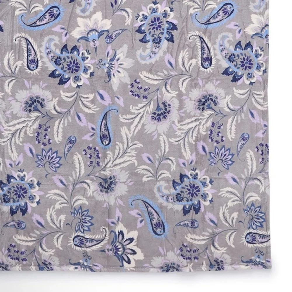 Vera Bradley Essential Throw Blanket Venetian Paisley Ice Blue - NWT